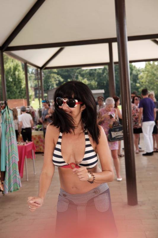 El festival gijonés combate la ola de calor con una 'pool party' en el camping de Deva amenizada por varios dj's.