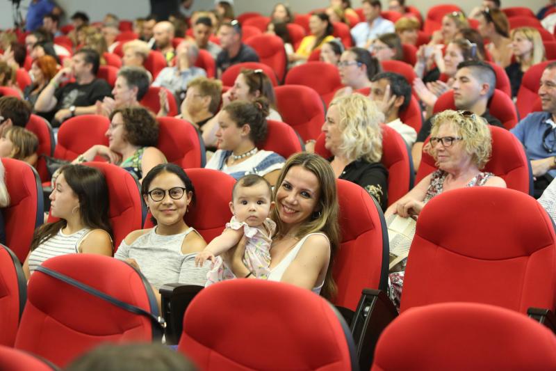 La avilesina Sara Laso se corona Miss Turismo Asturias en una gala celebrada en el pabellón de exposiciones de La Magdalena