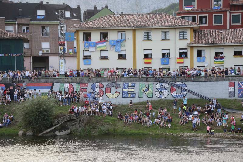 Ambas localidades tiñen sus calles de color para animar a vecinos y turistas a celebrar la gran fiesta de los concejos ribereños.