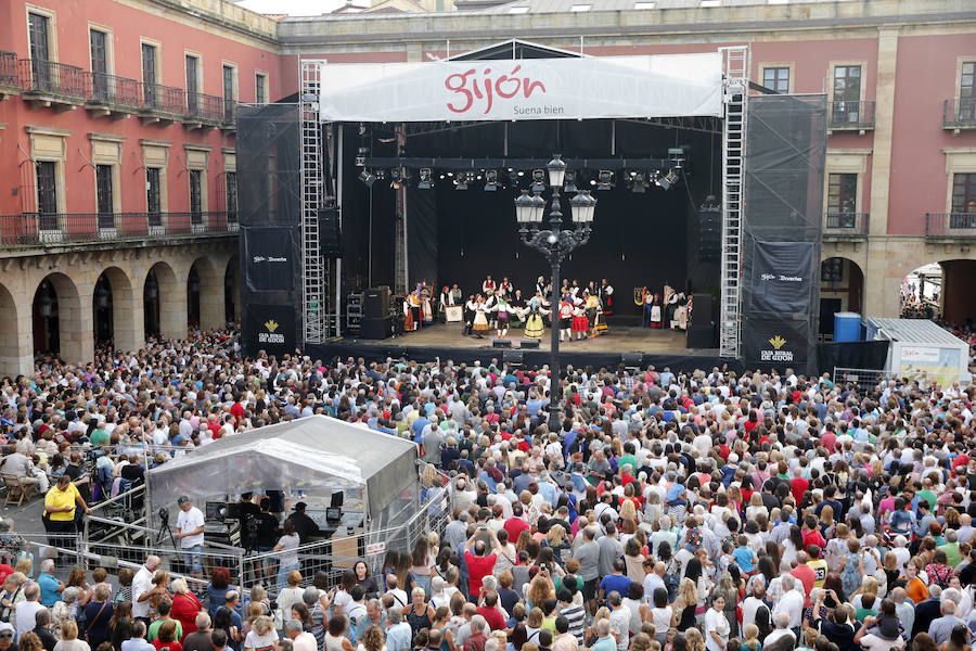 El piragüista olímpico se agarró al micrófono con un inmenso agradecimiento en la garganta y una expresiva y expresa invitación a la fiesta