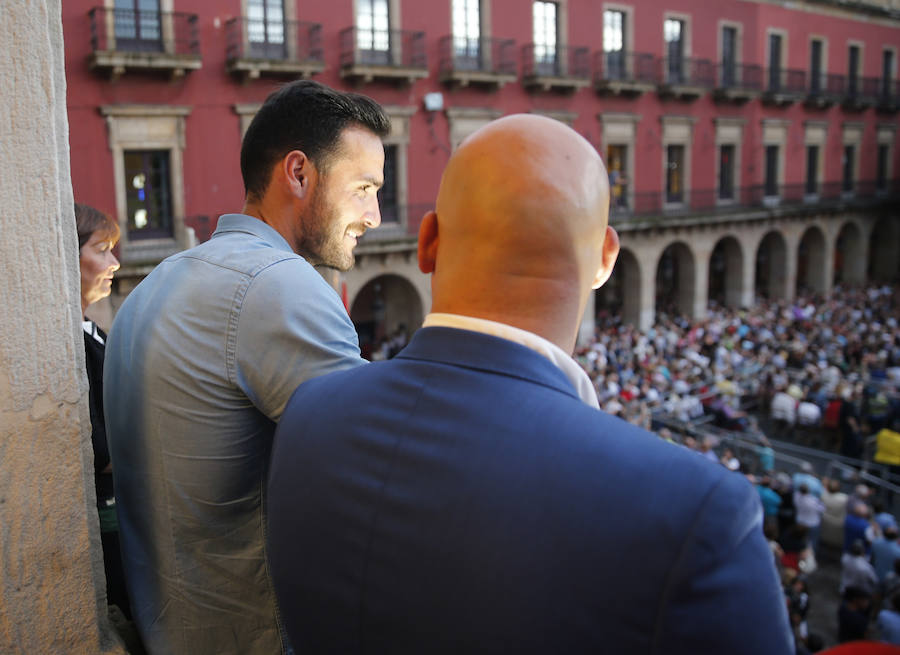 El piragüista olímpico se agarró al micrófono con un inmenso agradecimiento en la garganta y una expresiva y expresa invitación a la fiesta