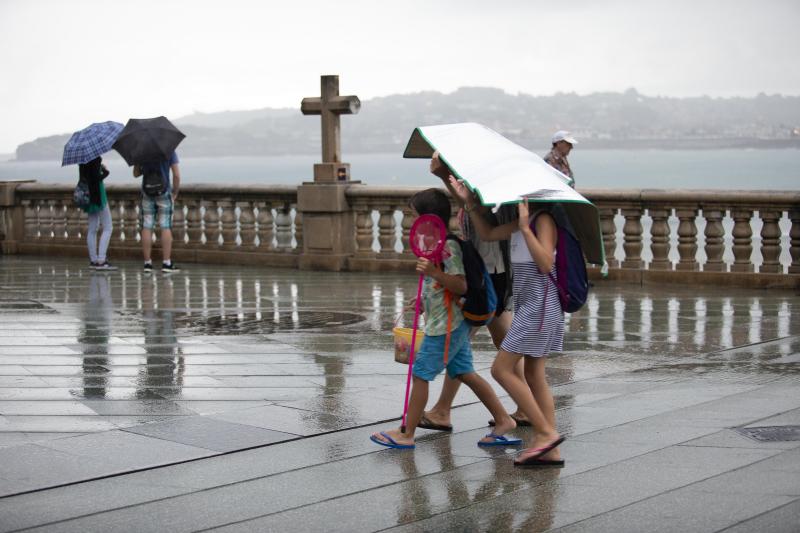 Solo dos días después de dejar atrás la ola de calor, Asturias está en aviso amarillo por fuertes lluvias que afectarán, sobre todo, al litoral y área suroccidental.