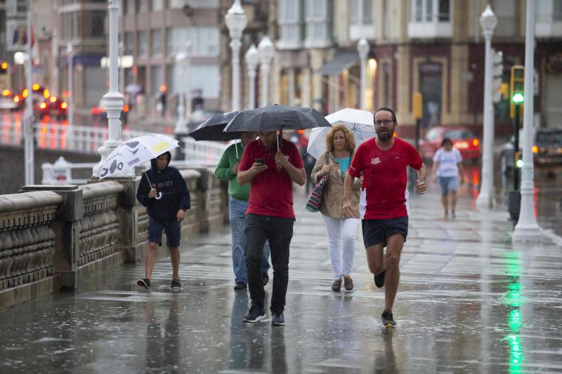 Solo dos días después de dejar atrás la ola de calor, Asturias está en aviso amarillo por fuertes lluvias que afectarán, sobre todo, al litoral y área suroccidental.