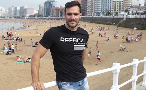 Craviotto, imagen de una campaña de Cogersa de reciclaje: «Esos pequeños gestos son los que cambian el mundo»