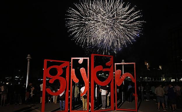 Los mejores lugares para seguir los Fuegos de la Semana Grande de Gijón