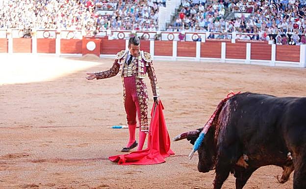 El Juli, Manzanares y Talavante, a oreja por coleta