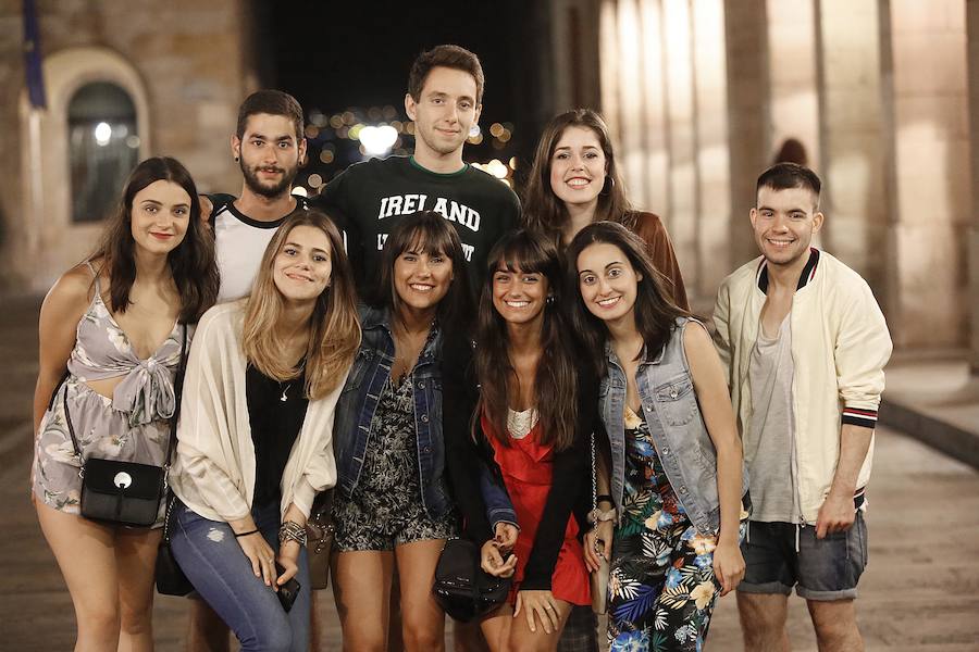 Miles de gijoneses y visitantes disfrutaron de una noche de fiesta con el gran espectáculo de los Fuegos como protagonista