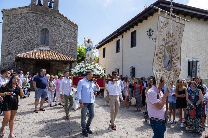 En la localidad llanisca de Andrín se celebra Nuestra Señora, festividad declarada de interés turístico regional. En Poo también se celebra Nuestra Señora con procesión por la calles de la localidad. Y, en Llanes capital, se festeja Nuestra Señora, la patrona, con una procesión por las calles del centro de la villa con la imagen de Nuestra Señora. 