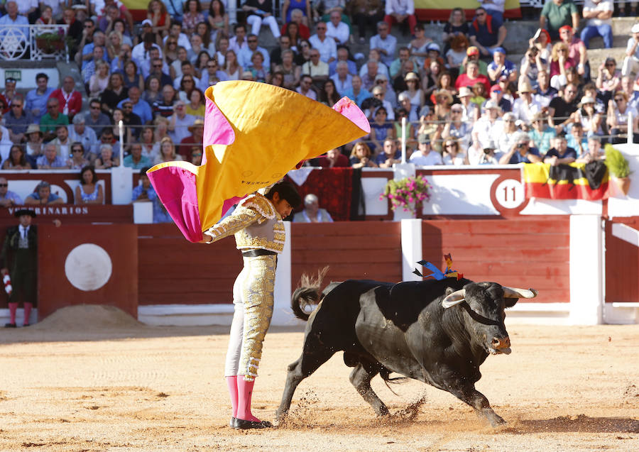 Los toros de El Freixo, ganadería propiedad de 'El Juli', mansurronearon y no ayudaron a los diestros