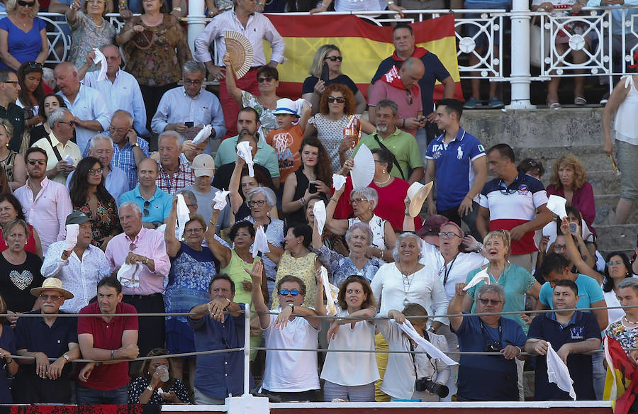 Los toros de El Freixo, ganadería propiedad de 'El Juli', mansurronearon y no ayudaron a los diestros