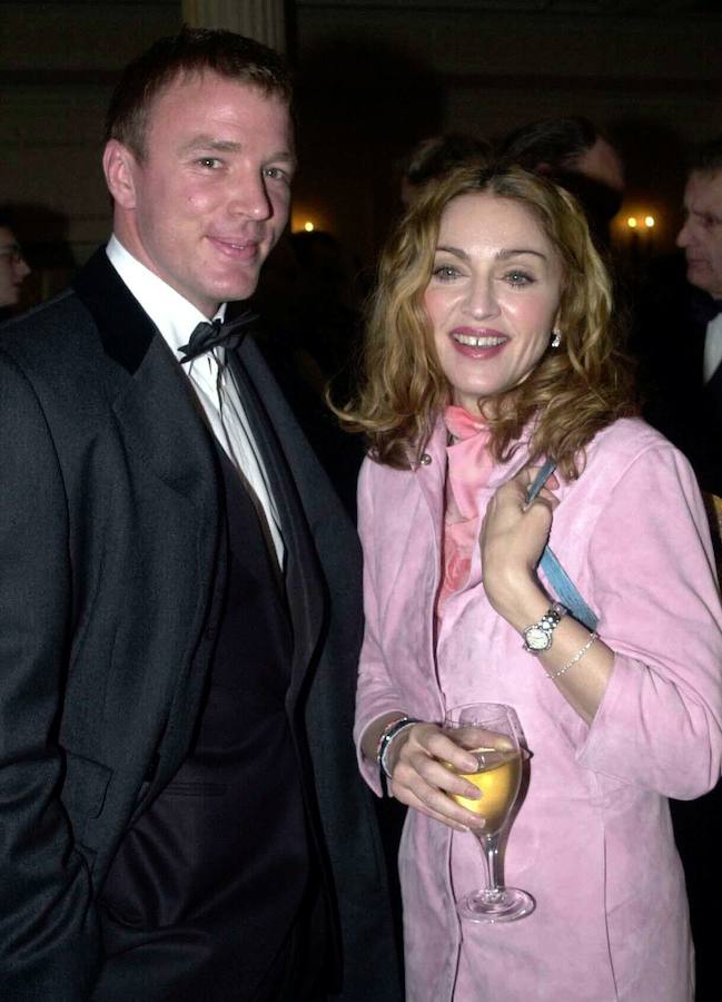 Madonna cumple 60 años sigue siendo un icono de la música y de mucho más. Ha sido su particular estilo de vida y su personalidad lo que le han llevado al éxito. Destaca por ser una mujer que entra en conflicto con las cuestiones sociales que están más de actualidad.