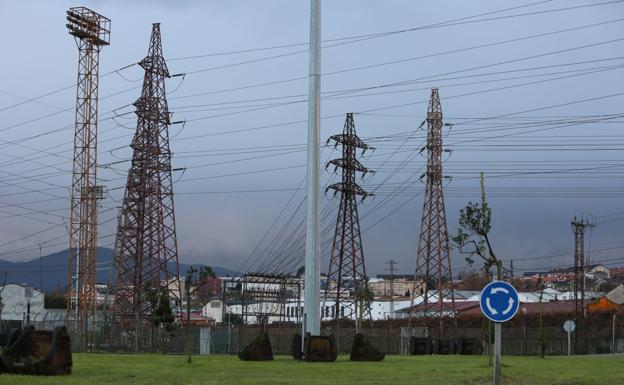Avilés pide a Red Eléctrica la documentación para el impuesto sobre el tendido de alta tensión