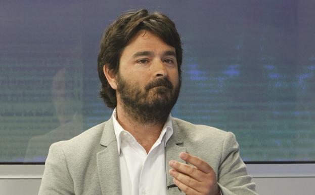 <headline>«Javier Ardines era un paisano de los pies a la cabeza», afirma muy afectado el alcalde llanisco</headline>