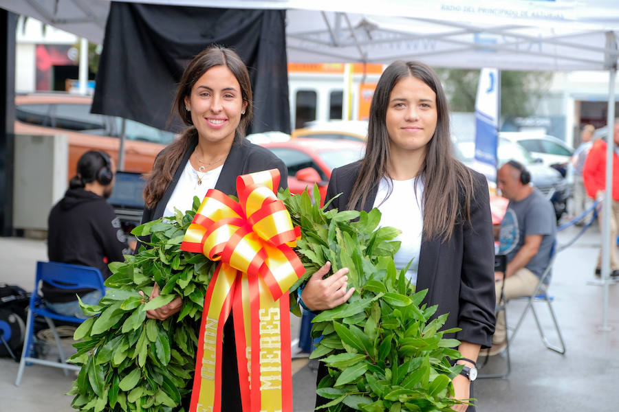 La ofrenda floral al ilustre escritor gijonés y la actuación del Coro Minero de Turón fueron los actos centrales de la jornada en el recinto Luis Adaro.