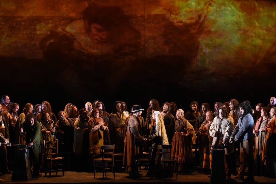 Coro de la Ópera de Oviedo. 