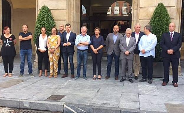 Imagen principal - Concentraciones en Gijón, Avilés y Mieres.