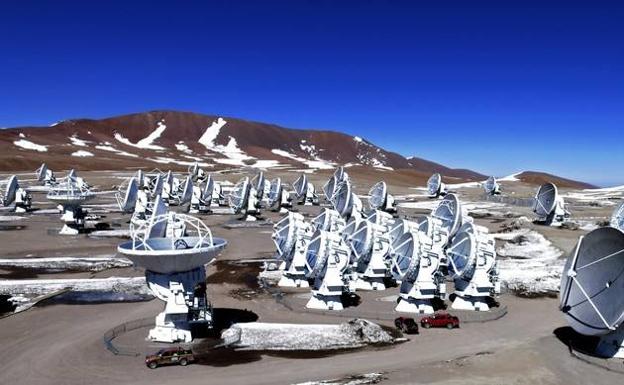 Imagen del telescopio ALMA en el desierto de Atacama. 