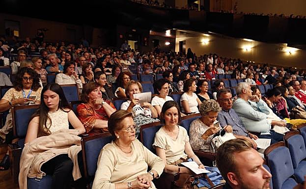 Imagen. El público llenó la sala para ver el concierto.