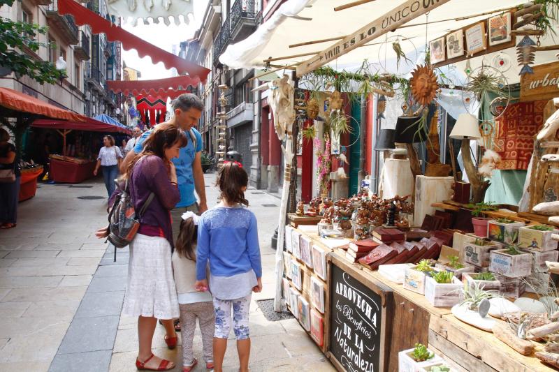 El mercado medieval abre hasta el día de San Agustín con más de un centenar de puestos de artesanía y gastronomía, juegos infantiles y actividades de animación de calle.