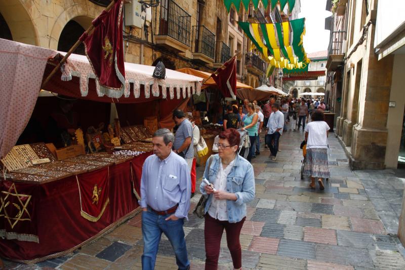 El mercado medieval abre hasta el día de San Agustín con más de un centenar de puestos de artesanía y gastronomía, juegos infantiles y actividades de animación de calle.