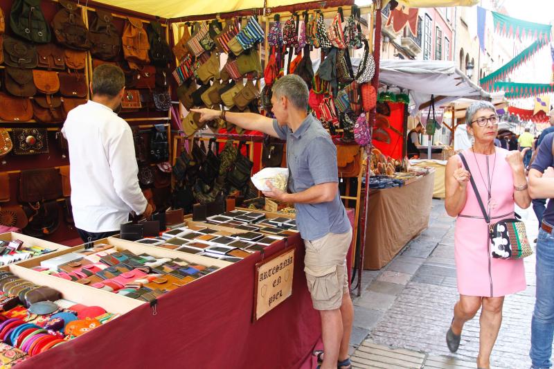 El mercado medieval abre hasta el día de San Agustín con más de un centenar de puestos de artesanía y gastronomía, juegos infantiles y actividades de animación de calle.