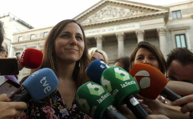 La portavoz de Unidos Podemos en el Congreso, Ione Belarra, tras la reunión.