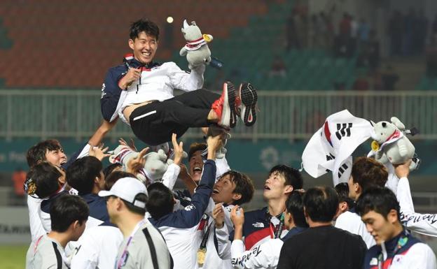 Son, en la celebración del oro para su selección.