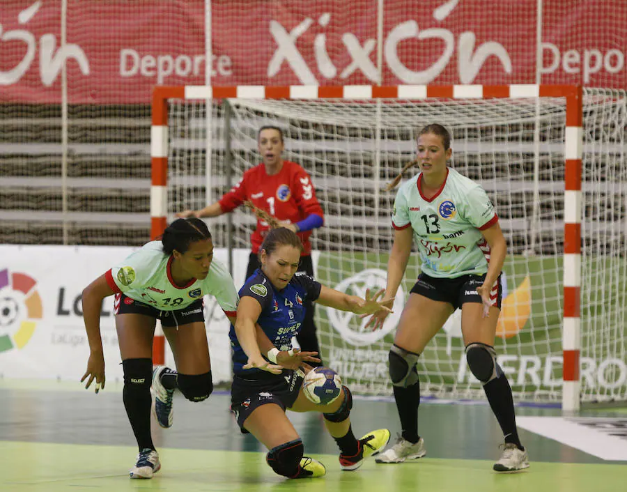El Bera Bera, de San Sebastián, ha conquistado en el Palacio de Deportes de Gijón la Supercopa de España femenina ante un voluntarioso Liberbank Gijón (17-25).