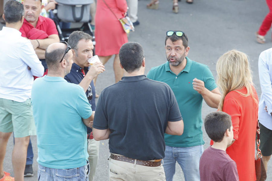 La última jornada del CSIO Gijón ha congregado a miles de seguidores en el complejo de Las Mestas, animados por un día de pleno verano. 