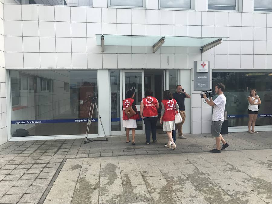 El Hospital San Agustín de Avilés ha recibido a la mayor parte de los heridos del grave accidente de autobús ocurrido en Avilés. Allí han acudido numerosos voluntarios para donar sangre, psicólogos de Cruz Roja y también representantes políticos, que han ofrecido balances y condolencias. 