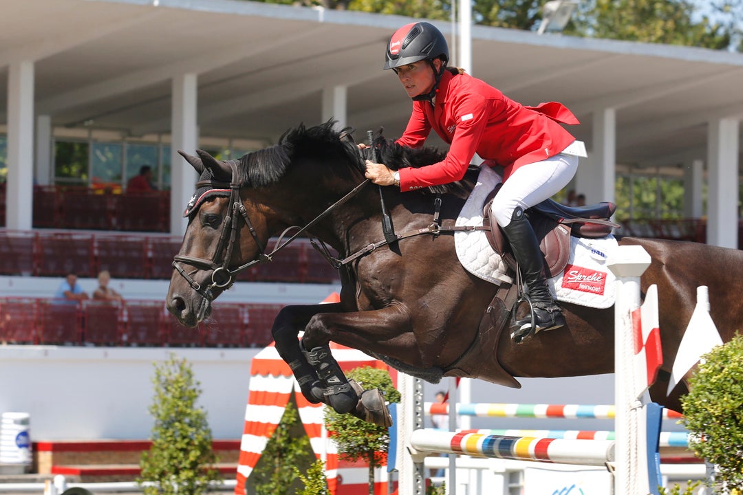 Richard Howley, montando a 'Dolores', se adjudicó este domingo la victoria del Gran Premio del CSIO de Gijón para sumar la quinta victoria irlandesa en las trece pruebas disputas desde el pasado miércoles