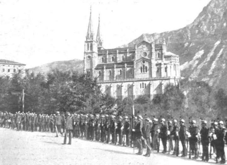 En los actos de coronación canónica de Covadonga -el ocho de septiembre ya se llevaba celebrando más tiempo-, realizados en 1918 ante la presencia de los reyes de España, subyacieron razones históricas que hoy, un siglo después y con un sencillo acceso a las hemerotecas digitales, son fáciles de comprender