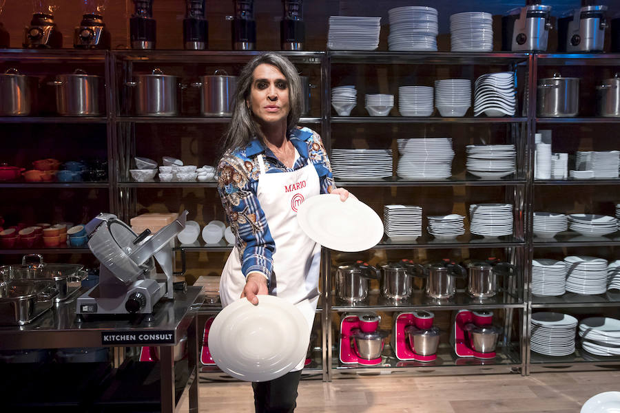 Mario Vaquerizo. Su espíritu ecléctico y polifacético le llevó a trabajar como mánager de personajes del mundo del cine, como Elsa Pataky, o ser agente de prensa de Dover y Leonor Watling. Ejerce de cantante en Nancys Rubias, grupo del que es líder, y lo compagina con los Ramonsters, su grupo tributo a Ramones donde cantan en castellano. Licenciado en Ciencias de la Información, es conocido como colaborador en programas de televisión y radio. Con su mujer, Olvido Gara ‘Alaska’, ha protagonizado 5 temporadas del reality ‘Alaska y Mario’.