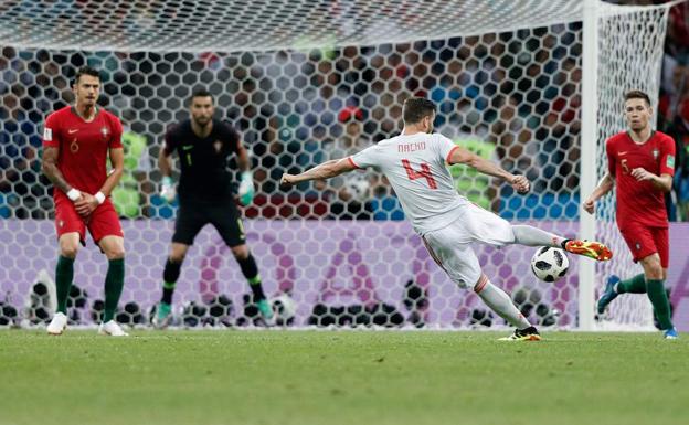 Nacho marcó el 2-3 de España a Portugal en Sochi