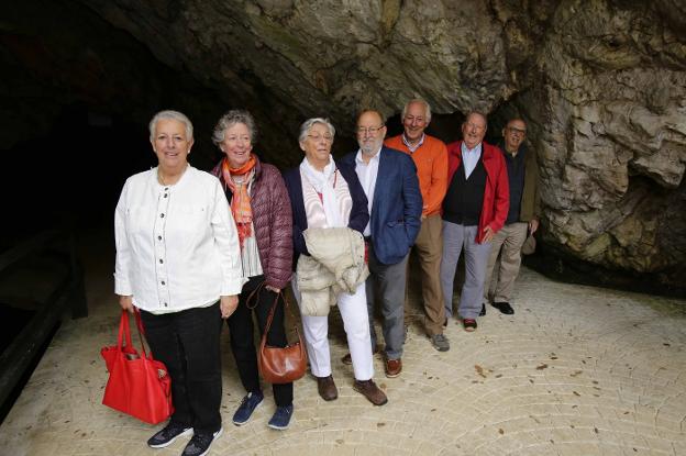 Eloísa, María, Marian, Jorge, Enrique, Gerardo y José Antonio.