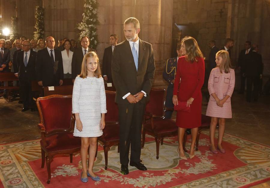 Este Día de Asturias, la princesa Leonor, heredera de la Corona, ha realizado su primera visita a Covadonga. Ha estado acompañada por sus padres, don Felipe y doña Letizia, y su hermana, la infanta Sofía.