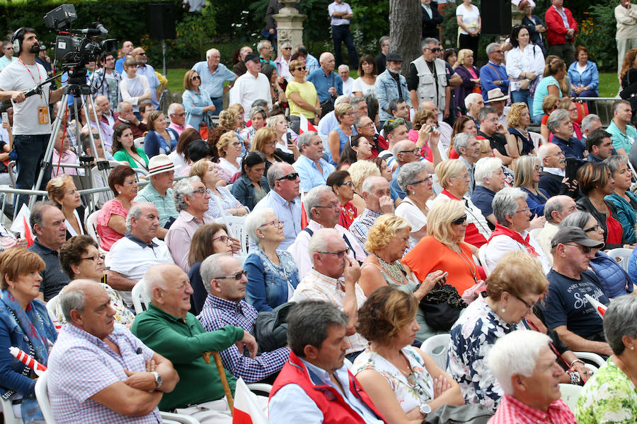 El presidente del Gobierno anuncia en el Principado un plan de choque contra el desempleo juvenil.