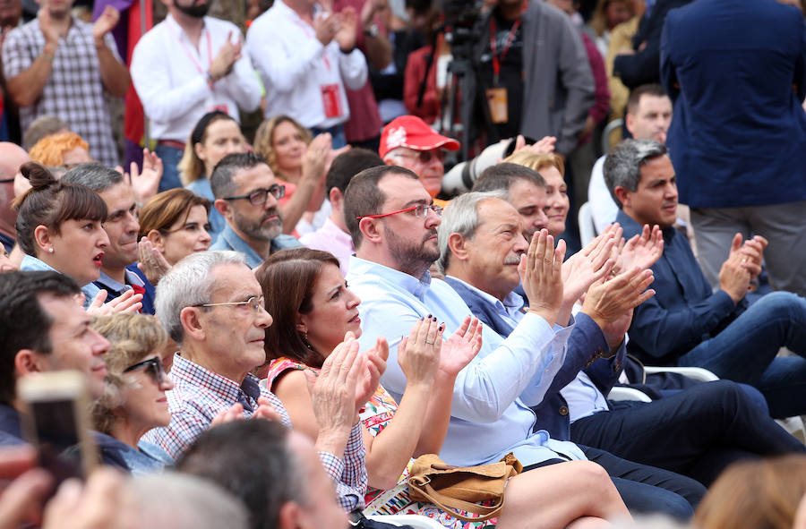 El presidente del Gobierno anuncia en el Principado un plan de choque contra el desempleo juvenil.