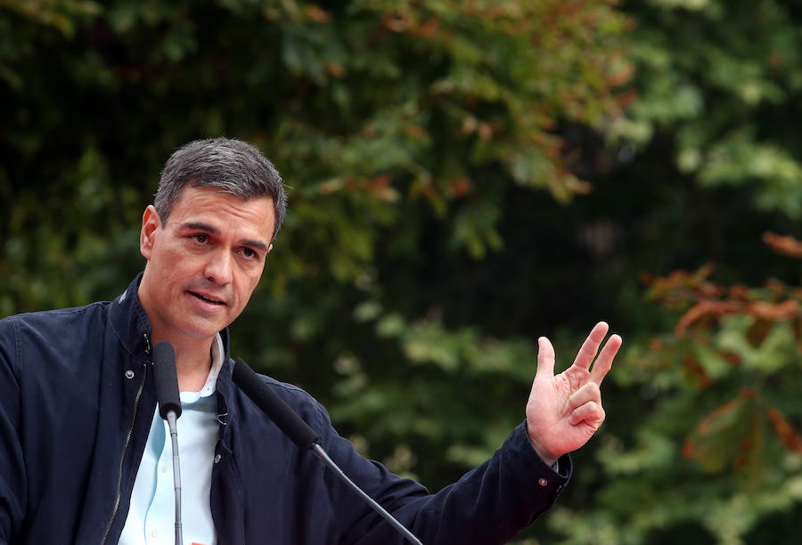 El presidente del Gobierno anuncia en el Principado un plan de choque contra el desempleo juvenil.