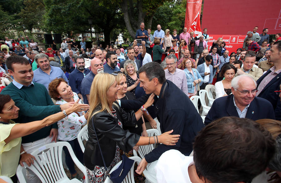 El presidente del Gobierno anuncia en el Principado un plan de choque contra el desempleo juvenil.