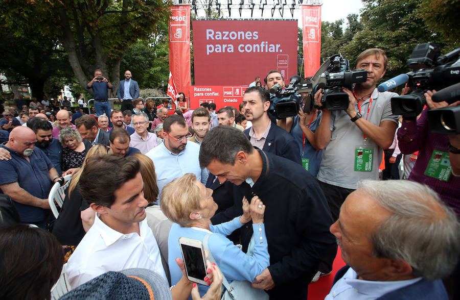 El presidente del Gobierno anuncia en el Principado un plan de choque contra el desempleo juvenil.