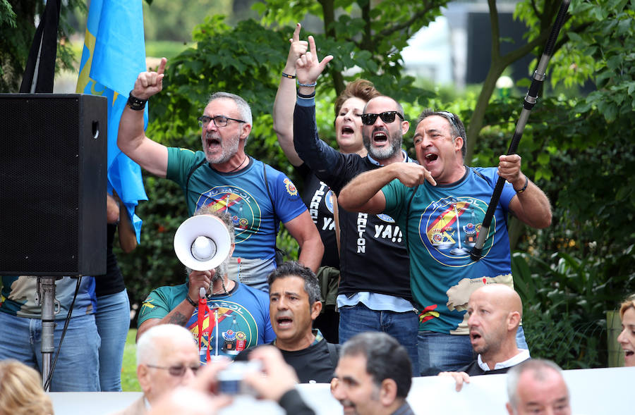 El presidente del Gobierno anuncia en el Principado un plan de choque contra el desempleo juvenil.