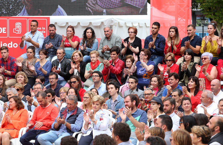 El presidente del Gobierno anuncia en el Principado un plan de choque contra el desempleo juvenil.