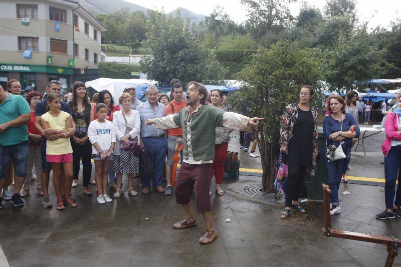 La actuación de Rodrigo Cuevas, la artesanía y la rica gastronomía con el queso como protagonista indiscutible, fueron los platos fuertes de la jornada festiva.