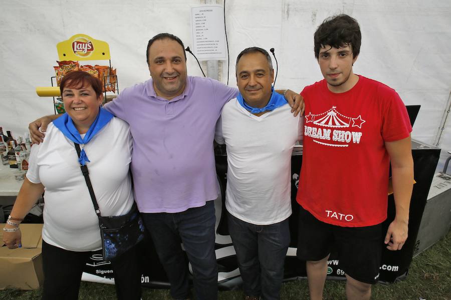 Las fiestas patronales del barrio estuvieron cargadas de música, vermú y procesión.