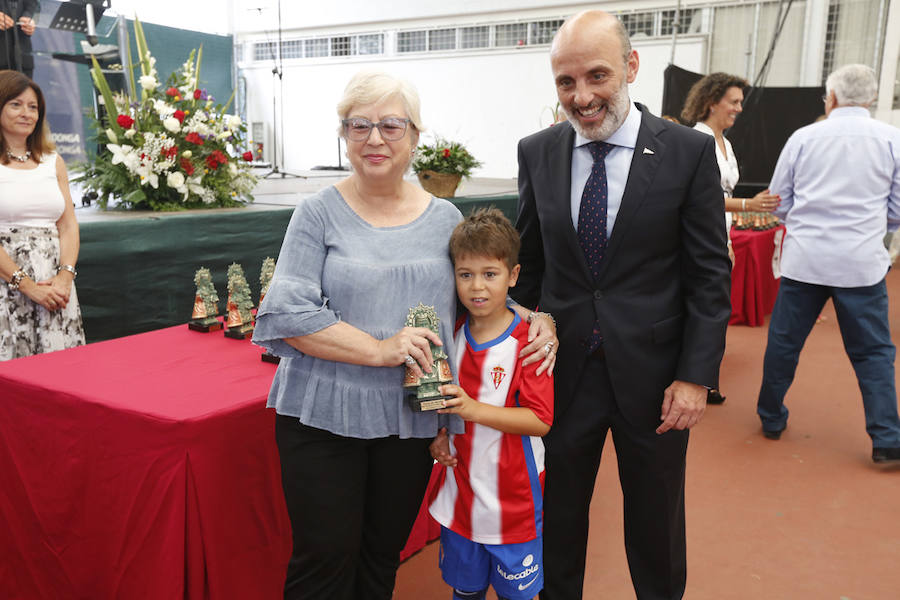 Los premiados pusieron el acento en el «ambiente alegre y familiar que caracterizaba a la entidad durante los primeros años.