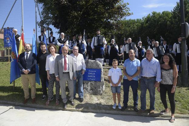 Agustín Iglesias Caunedo, Rubén Rosón, Cristina Pontón, Wenceslao López, Luis Suárez, Pablo Cima, Miguel Suárez, Jorge Suárez y Andrea Suárez durante el acto. 