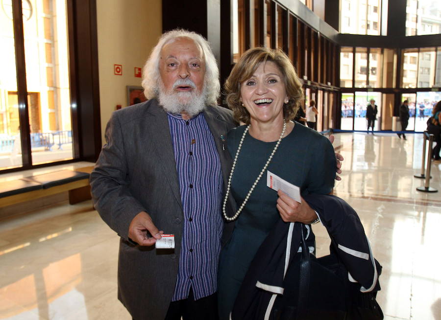 2012. José Antonio García Santaclara, fundador de la Fundación Siloé y María Luisa Carcedo en el acto de entrega de las Medallas de Asturias de 2012.