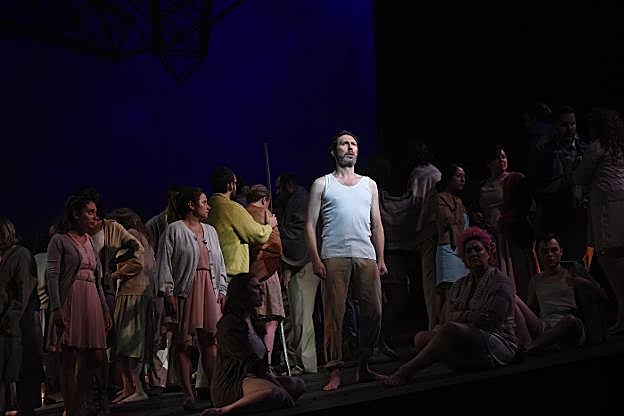 Un momento de la representación de 'Fuenteovejuna' con el segundo elenco. 