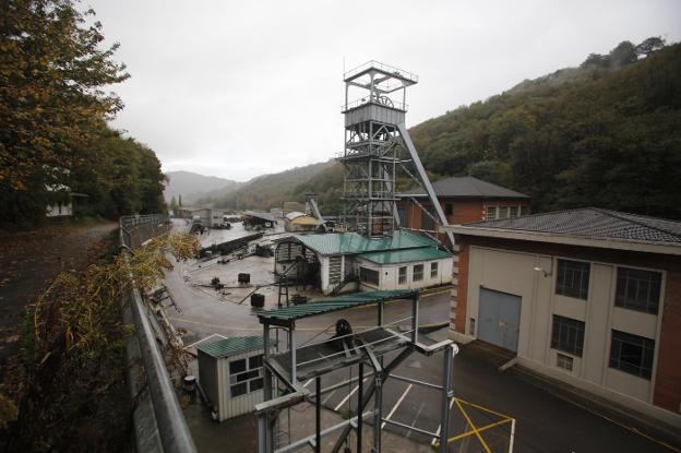 El pozo Nicolasa, uno de las tres instalaciones de extracción de Hunosa que continúan abiertas. 